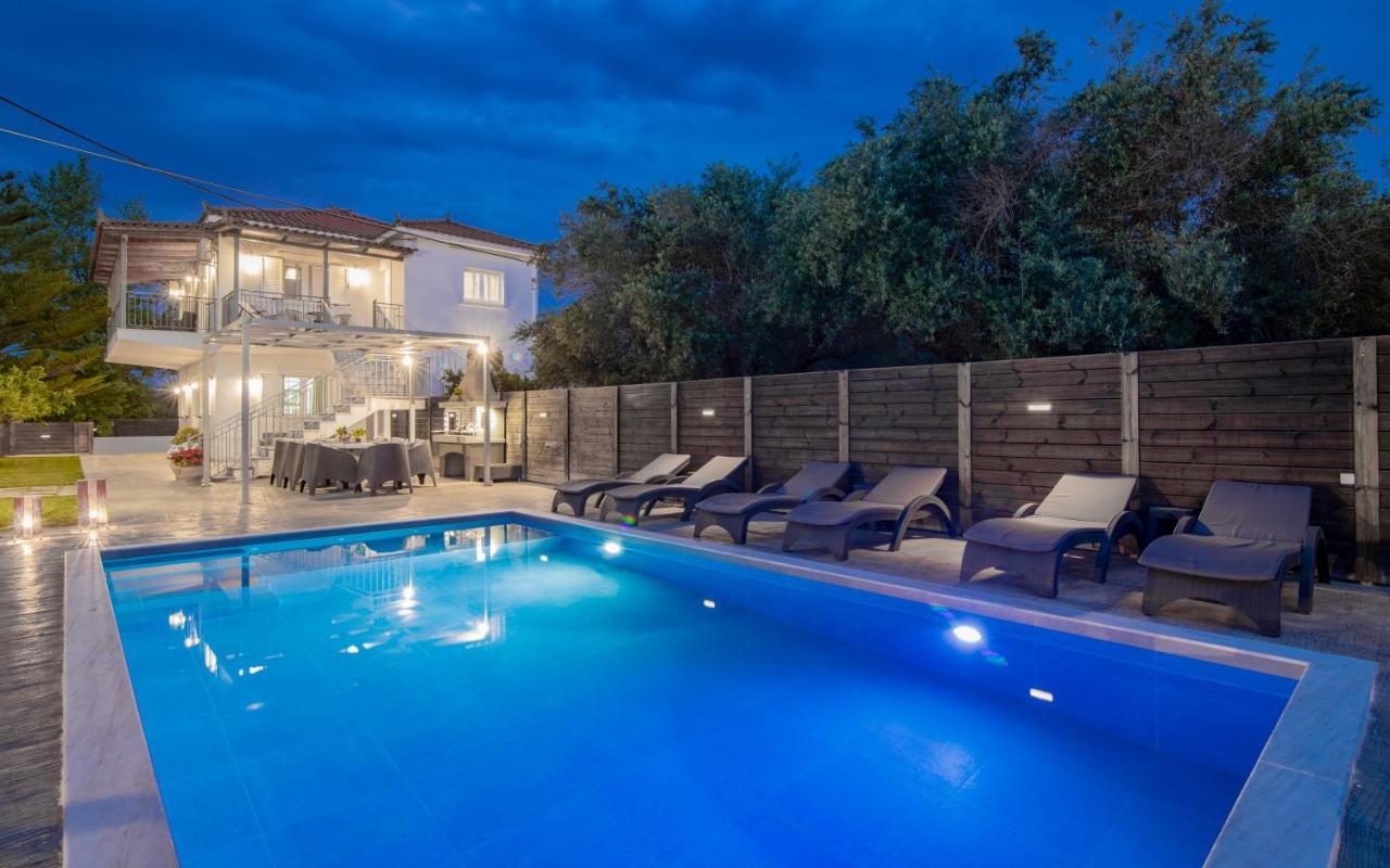 Ruvelis Villa Fiolítis エクステリア 写真