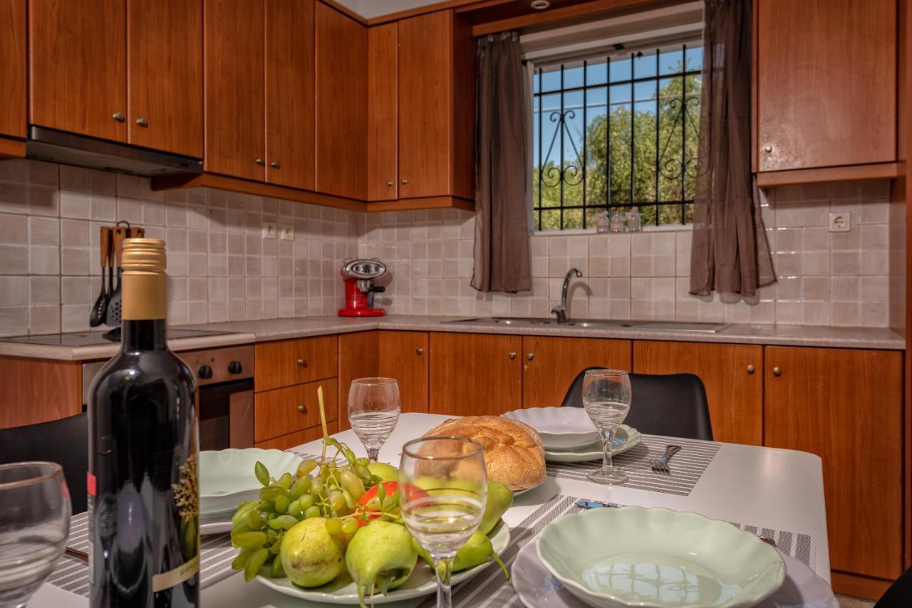 Ruvelis Villa Fiolítis エクステリア 写真